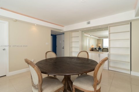 Купить кондоминиум в Майами, Флорида 2 спальни, 102.19м2, № 2049256 - фото 7