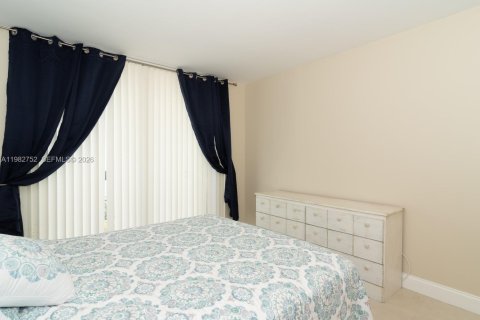 Купить кондоминиум в Майами, Флорида 2 спальни, 102.19м2, № 2049256 - фото 15