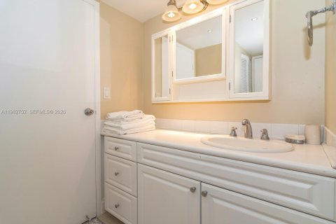 Купить кондоминиум в Майами, Флорида 2 спальни, 102.19м2, № 2049256 - фото 17