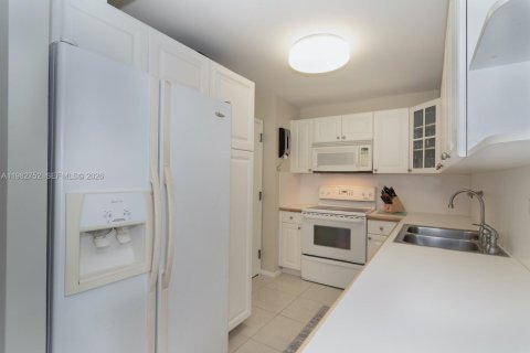 Купить кондоминиум в Майами, Флорида 2 спальни, 102.19м2, № 2049256 - фото 9