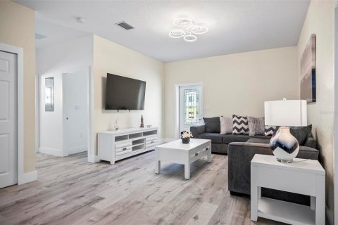 Commercial property in Daytona Beach, Florida 5 bedrooms, 338.16 sq.m. № 1787444 - photo 7