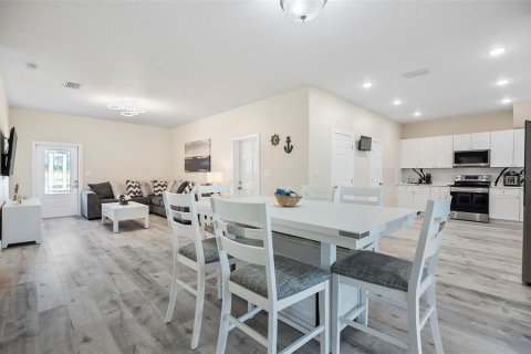 Commercial property in Daytona Beach, Florida 5 bedrooms, 338.16 sq.m. № 1787444 - photo 11