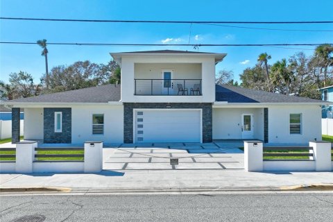 Commercial property in Daytona Beach, Florida 5 bedrooms, 338.16 sq.m. № 1787444 - photo 2