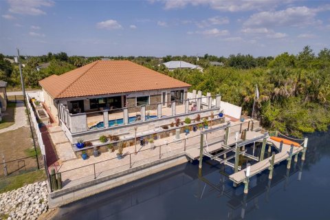 Villa ou maison à vendre à Port Charlotte, Floride: 4 chambres, 229.93 m2 № 1657021 - photo 21