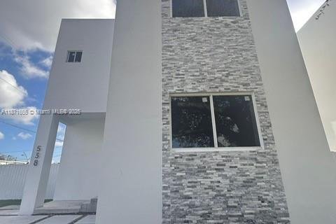 Casa en venta en Fort Lauderdale, Florida, 3 dormitorios № 1920271 - foto 27