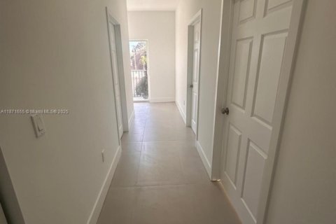 Casa en venta en Fort Lauderdale, Florida, 3 dormitorios № 1920271 - foto 24