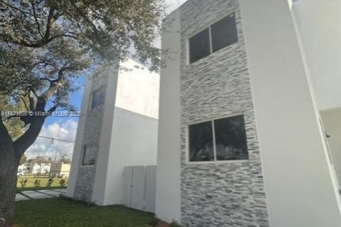 Casa en venta en Fort Lauderdale, Florida, 3 dormitorios № 1920271 - foto 26