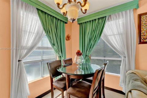 Copropriété à vendre à Hialeah, Floride: 2 chambres, 95.69 m2 № 2032063 - photo 21