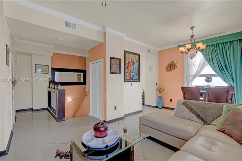 Copropriété à vendre à Hialeah, Floride: 2 chambres, 95.69 m2 № 2032063 - photo 16