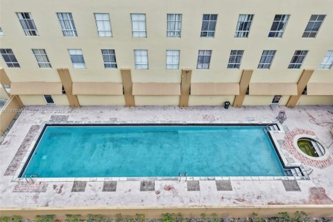 Copropriété à vendre à Hialeah, Floride: 2 chambres, 95.69 m2 № 2032063 - photo 3
