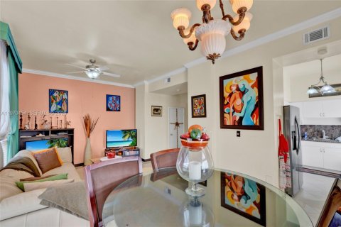 Copropriété à vendre à Hialeah, Floride: 2 chambres, 95.69 m2 № 2032063 - photo 18