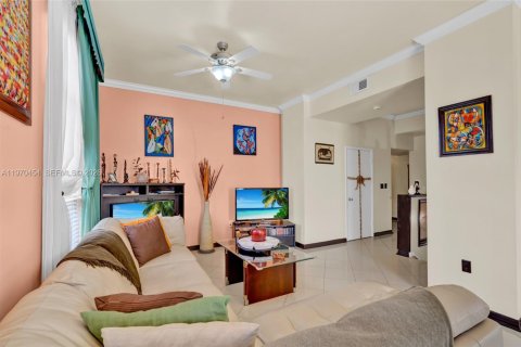 Copropriété à vendre à Hialeah, Floride: 2 chambres, 95.69 m2 № 2032063 - photo 20