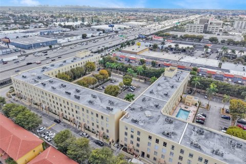 Copropriété à vendre à Hialeah, Floride: 2 chambres, 95.69 m2 № 2032063 - photo 9