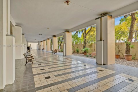 Copropriété à vendre à Hialeah, Floride: 2 chambres, 95.69 m2 № 2032063 - photo 6