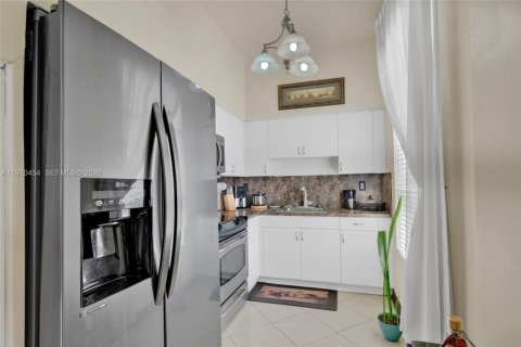 Copropriété à vendre à Hialeah, Floride: 2 chambres, 95.69 m2 № 2032063 - photo 22