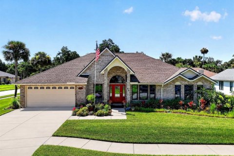 House in South Daytona, Florida 3 bedrooms, 187.2 sq.m. № 2368892