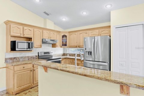 House in Clermont, Florida 3 bedrooms, 221.39 sq.m. № 2098409 - photo 16