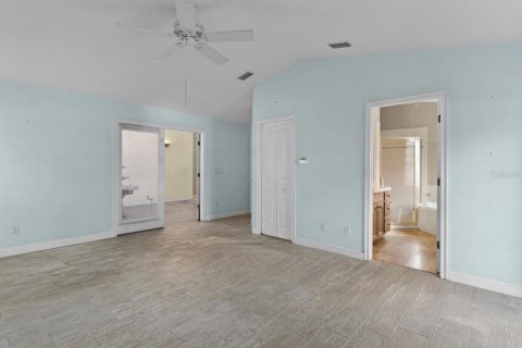House in Clermont, Florida 3 bedrooms, 221.39 sq.m. № 2098409 - photo 29