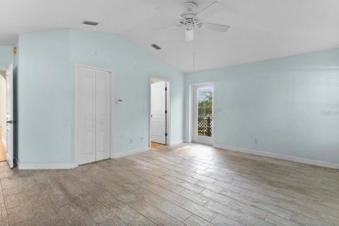 House in Clermont, Florida 3 bedrooms, 221.39 sq.m. № 2098409 - photo 28