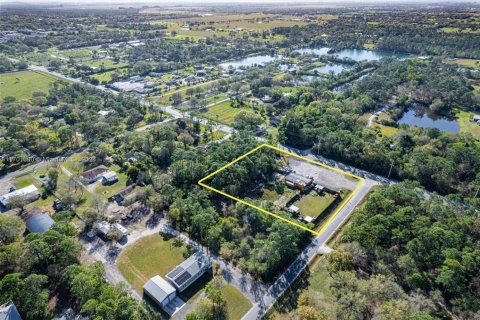 Propiedad comercial en venta en St. Lucie, Florida № 1940251 - foto 11