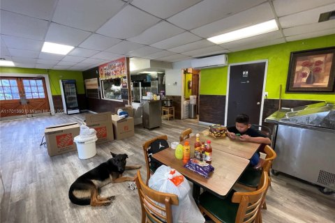 Propiedad comercial en venta en St. Lucie, Florida № 1940251 - foto 28