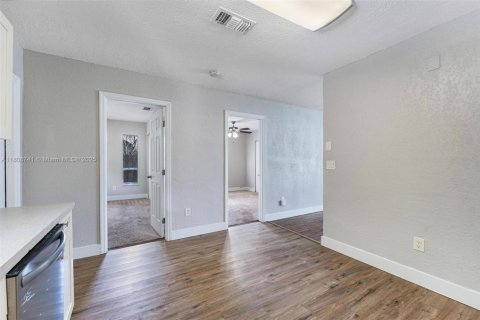 House in Boca Raton, Florida 3 bedrooms, 102.75 sq.m. № 1865224 - photo 11