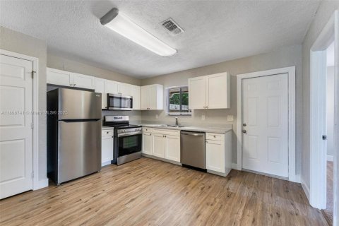 House in Boca Raton, Florida 3 bedrooms, 102.75 sq.m. № 1865224 - photo 7
