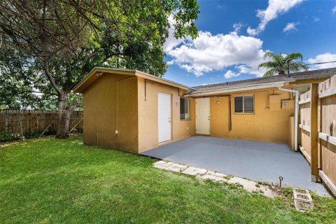 House in Boca Raton, Florida 3 bedrooms, 102.75 sq.m. № 1865224 - photo 23