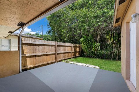 House in Boca Raton, Florida 3 bedrooms, 102.75 sq.m. № 1865224 - photo 21