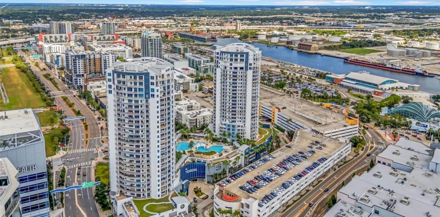 Condominio en Tampa, Florida, 3 dormitorios  № 2318652