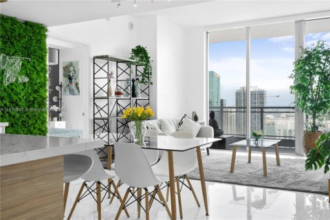 Copropriété à louer à Miami, Floride: 2 chambres, 102.1 m2 № 1972617 - photo 2