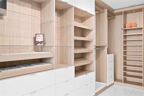 Copropriété à louer à Miami, Floride: 2 chambres, 102.1 m2 № 1972617 - photo 13