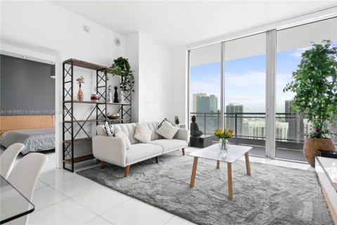 Copropriété à louer à Miami, Floride: 2 chambres, 102.1 m2 № 1972617 - photo 9