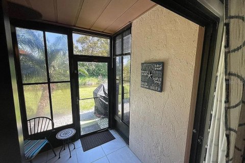 Condo in Sarasota, Florida, 2 bedrooms  № 1849868 - photo 3