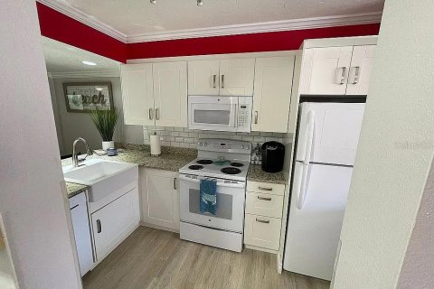 Condo in Sarasota, Florida, 2 bedrooms  № 1849868 - photo 7