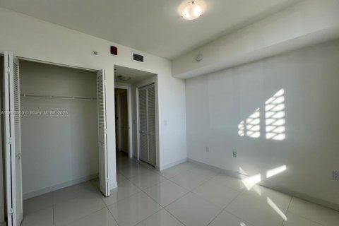 Снять в аренду кондоминиум в Дорал, Флорида 2 спальни, 99.96м2, № 1945220 - фото 6