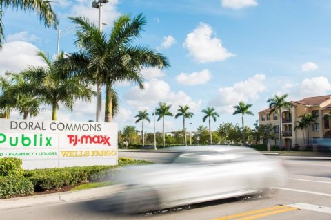 Снять в аренду кондоминиум в Дорал, Флорида 2 спальни, 99.96м2, № 1945220 - фото 15