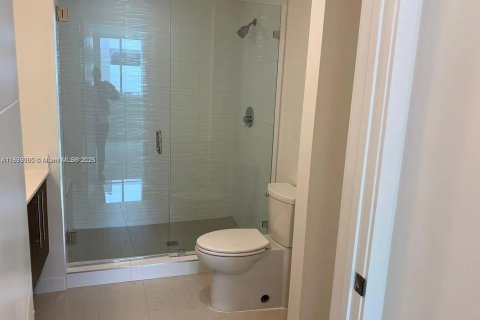 Снять в аренду кондоминиум в Дорал, Флорида 2 спальни, 99.96м2, № 1945220 - фото 8