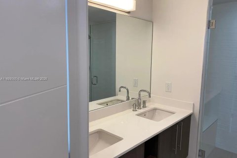 Снять в аренду кондоминиум в Дорал, Флорида 2 спальни, 99.96м2, № 1945220 - фото 7