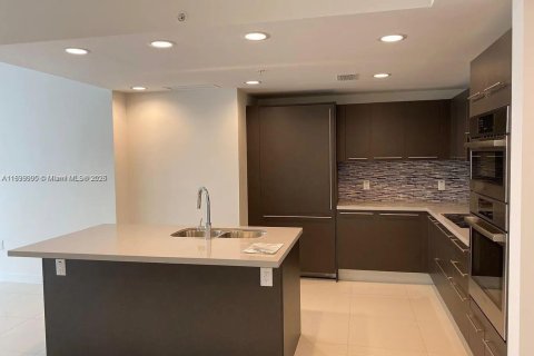 Снять в аренду кондоминиум в Дорал, Флорида 2 спальни, 99.96м2, № 1945220 - фото 5