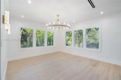 House in Coral Gables, Florida 3 bedrooms, 204.01 sq.m. № 2010656 - photo 26