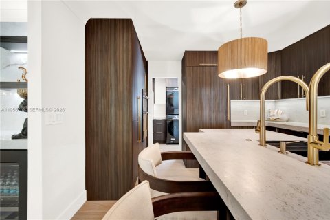 House in Coral Gables, Florida 3 bedrooms, 204.01 sq.m. № 2010656 - photo 6