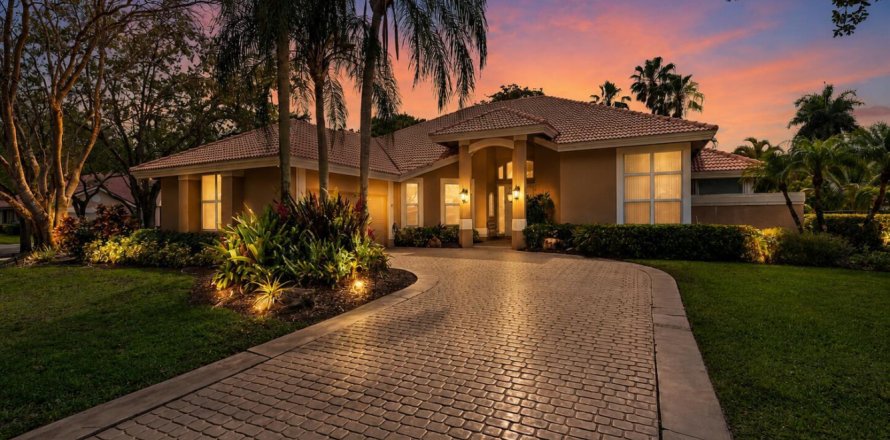 Villa ou maison à Weston, Floride 5 chambres, 376.25 m2 № 2377060