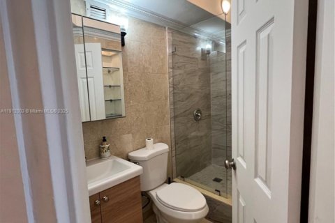Condominio en alquiler en Miami, Florida, 2 dormitorios, 91.97 m2 № 1969064 - foto 6