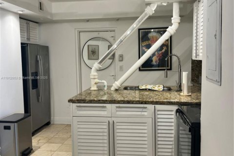Condominio en alquiler en Miami, Florida, 2 dormitorios, 91.97 m2 № 1969064 - foto 8