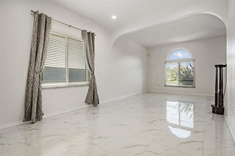 House in Oldsmar, Florida 3 bedrooms, 225.1 sq.m. № 2230833 - photo 7