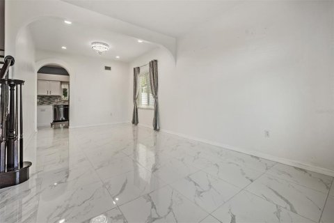 House in Oldsmar, Florida 3 bedrooms, 225.1 sq.m. № 2230833 - photo 4