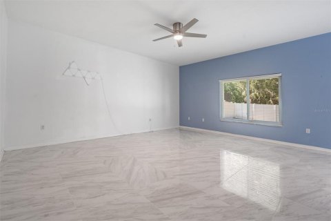 House in Oldsmar, Florida 3 bedrooms, 225.1 sq.m. № 2230833 - photo 17