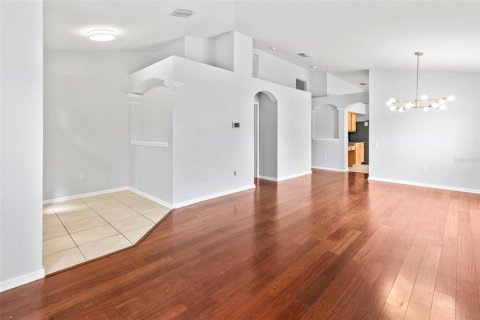 House in Wesley Chapel, Florida 4 bedrooms, 181.72 sq.m. № 2207116 - photo 9