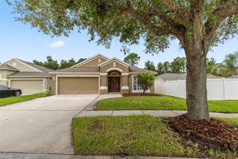 House in Wesley Chapel, Florida 4 bedrooms, 181.72 sq.m. № 2207116 - photo 2